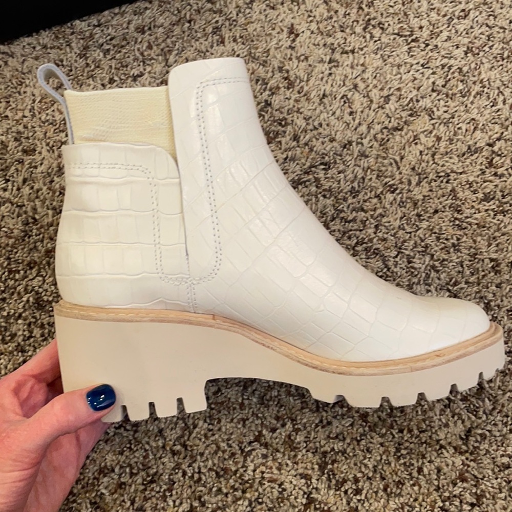 DOLCE VITA, BRAND NEW, Ivory Croco Print Leather Huey Boot!!